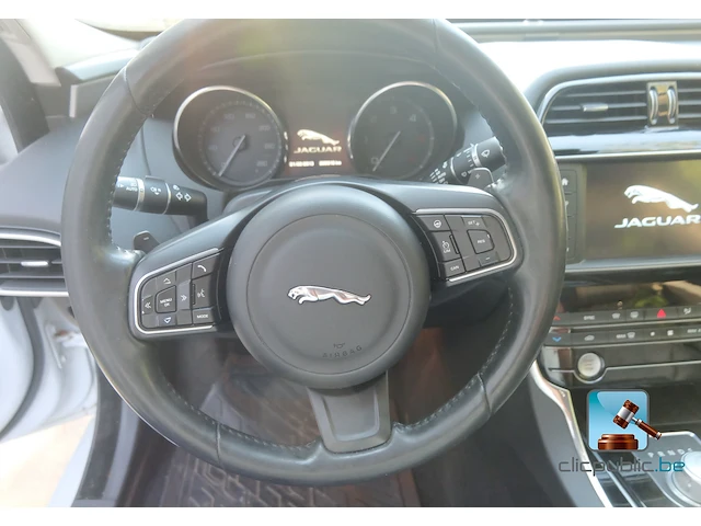 Jaguar xe - afbeelding 4 van  49