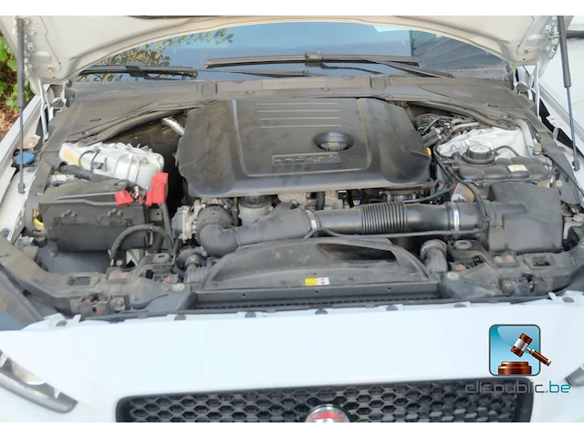 Jaguar xe - afbeelding 10 van  49