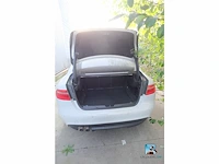 Jaguar xe - afbeelding 26 van  49