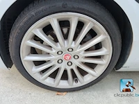 Jaguar xe - afbeelding 30 van  49