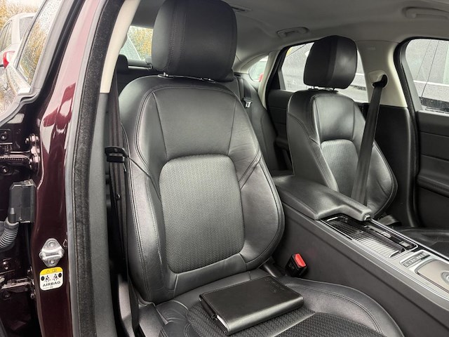 Jaguar xf 2.0 d pure 180 at, 2017 - afbeelding 19 van  29