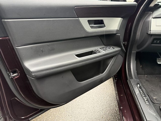 Jaguar xf 2.0 d pure 180 at, 2017 - afbeelding 26 van  29