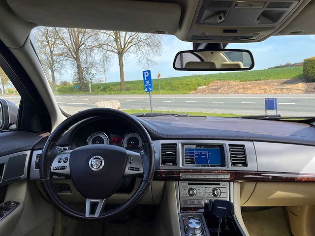 Jaguar xf-s 3.0 v6 diesel - afbeelding 16 van  18