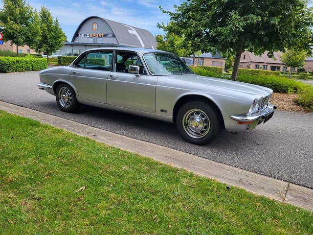 Jaguar xj 4.2,1978 - afbeelding 2 van  50