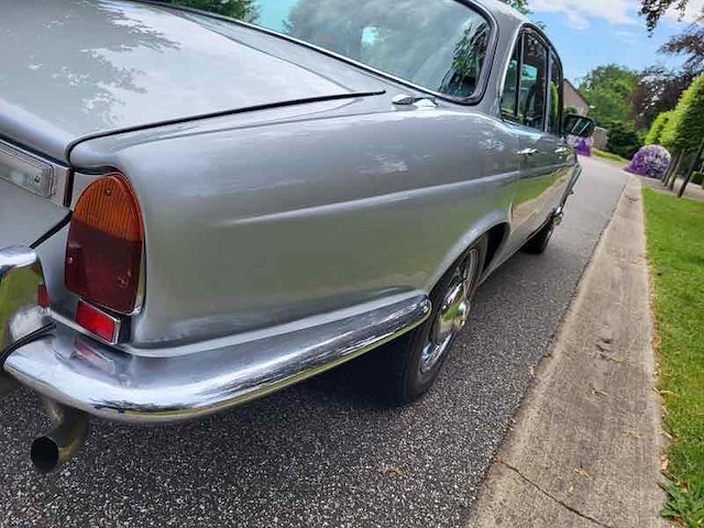Jaguar xj 4.2,1978 - afbeelding 17 van  50