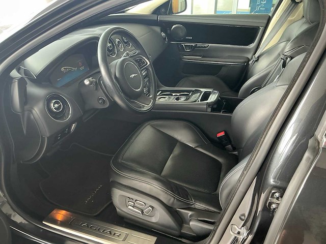 Jaguar xj personenauto - afbeelding 14 van  14