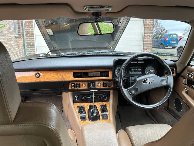 Jaguar xj-s engelse vintage auto's > 15 - afbeelding 15 van  58