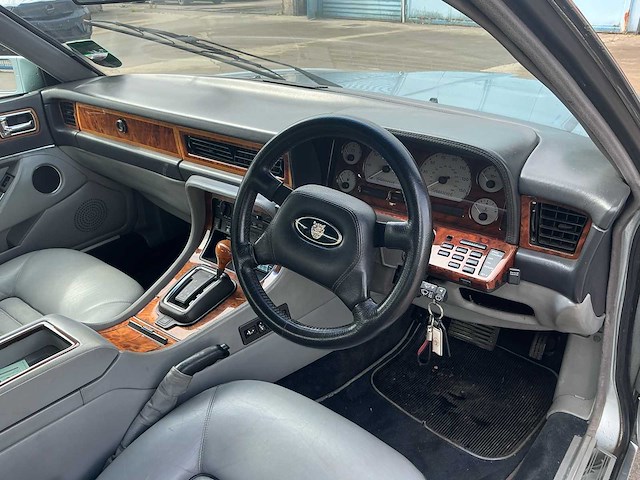 Jaguar xj40 chasseur stealth evo (nr 029) - afbeelding 50 van  50