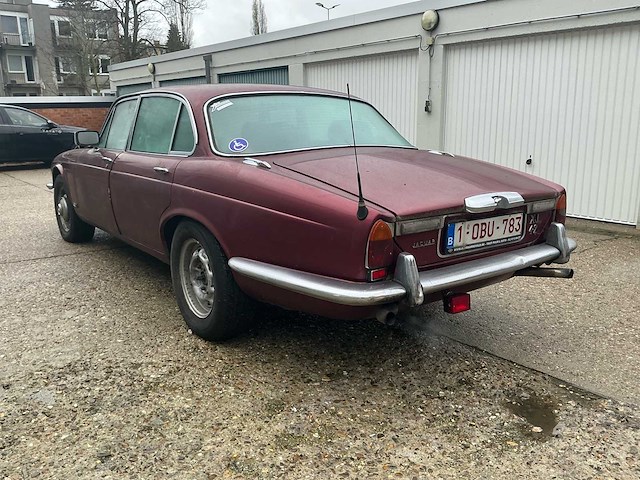 Jaguar xj6 berline automaat oldtimer - afbeelding 12 van  74
