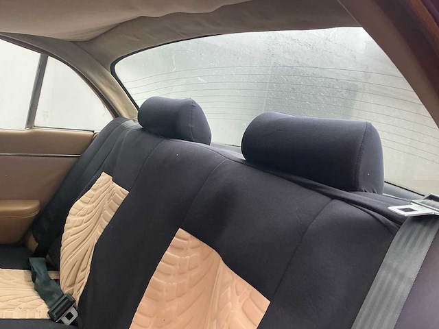 Jaguar xj6 berline automaat oldtimer - afbeelding 25 van  74