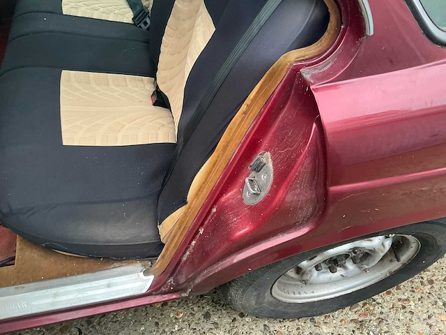 Jaguar xj6 berline automaat oldtimer - afbeelding 26 van  74