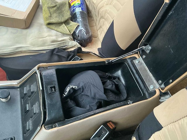 Jaguar xj6 berline automaat oldtimer - afbeelding 30 van  74