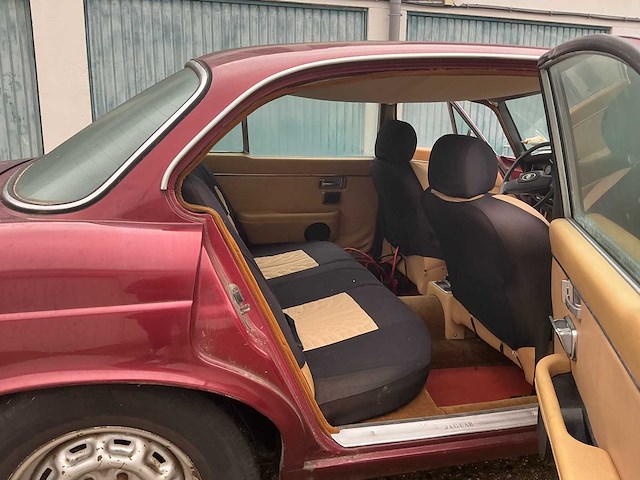 Jaguar xj6 berline automaat oldtimer - afbeelding 33 van  74