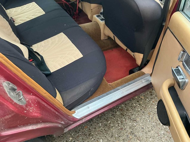 Jaguar xj6 berline automaat oldtimer - afbeelding 35 van  74