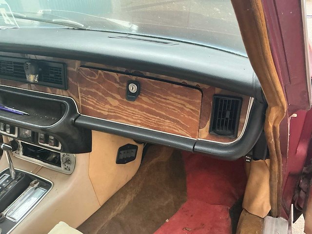 Jaguar xj6 berline automaat oldtimer - afbeelding 41 van  74
