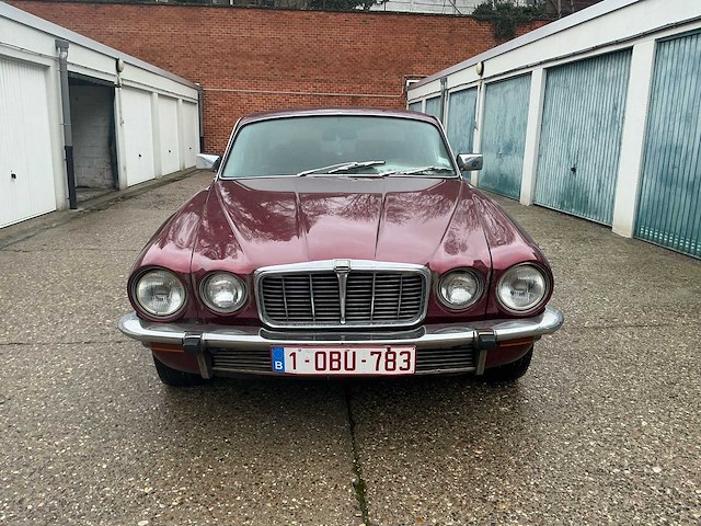 Jaguar xj6 berline automaat oldtimer - afbeelding 67 van  74