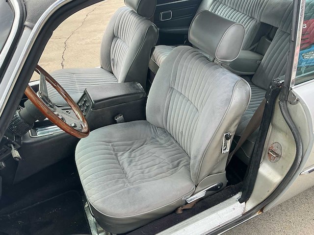 Jaguar xj6c series 2 oldtimer - afbeelding 15 van  36
