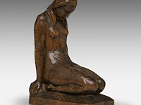 Jan de schutter (1910-1986) ?, a finely carved wooden art deco sculpture of a kneeling woman 25 cm. (9.83 in.)