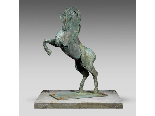 Jan desmarets (1961), prancing horse, green patinated bronze, n° 5/8 76 cm. (29.92 in.) - afbeelding 1 van  7