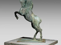 Jan desmarets (1961), prancing horse, green patinated bronze, n° 5/8 76 cm. (29.92 in.) - afbeelding 2 van  7