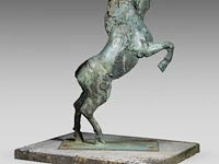 Jan desmarets (1961), prancing horse, green patinated bronze, n° 5/8 76 cm. (29.92 in.) - afbeelding 5 van  7