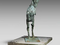 Jan desmarets (1961), prancing horse, green patinated bronze, n° 5/8 76 cm. (29.92 in.) - afbeelding 6 van  7