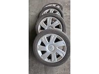 Jante en aluminium avec pneu (4x) - afbeelding 1 van  12