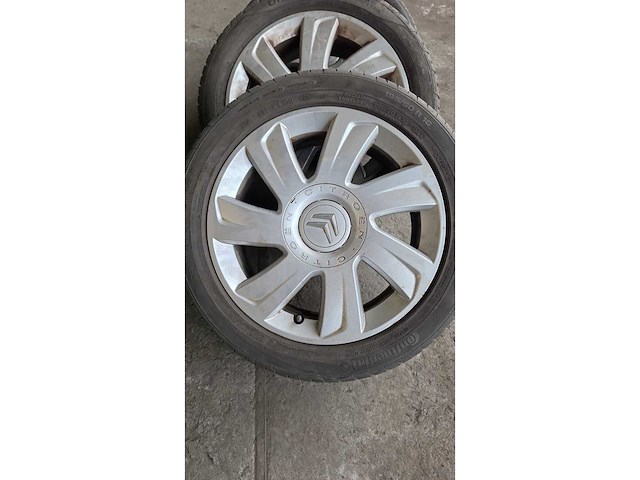 Jante en aluminium avec pneu (4x) - afbeelding 2 van  12