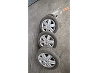 Jante en aluminium avec pneu (4x) - afbeelding 1 van  9