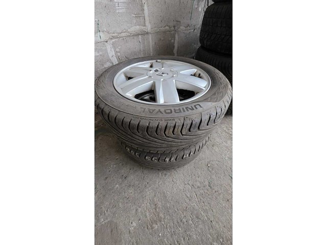 Jante en aluminium avec pneu (4x) - afbeelding 8 van  9