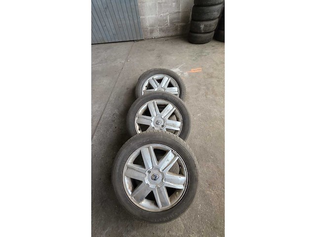 Jante en aluminium avec pneu (4x) - afbeelding 9 van  9