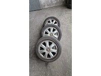 Jante en aluminium avec pneu (4x) - afbeelding 1 van  5