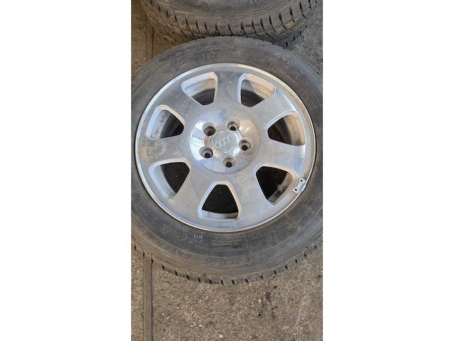 Jante en aluminium avec pneu (4x) - afbeelding 7 van  7