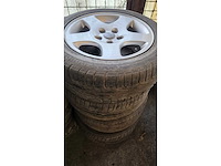 Jante en aluminium avec pneu (4x) - afbeelding 3 van  10