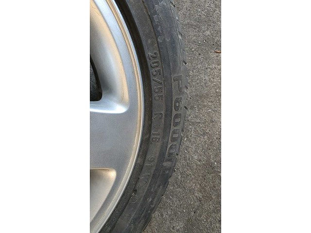 Jante en aluminium avec pneu (4x) - afbeelding 4 van  10