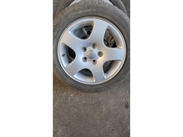Jante en aluminium avec pneu (4x) - afbeelding 5 van  10