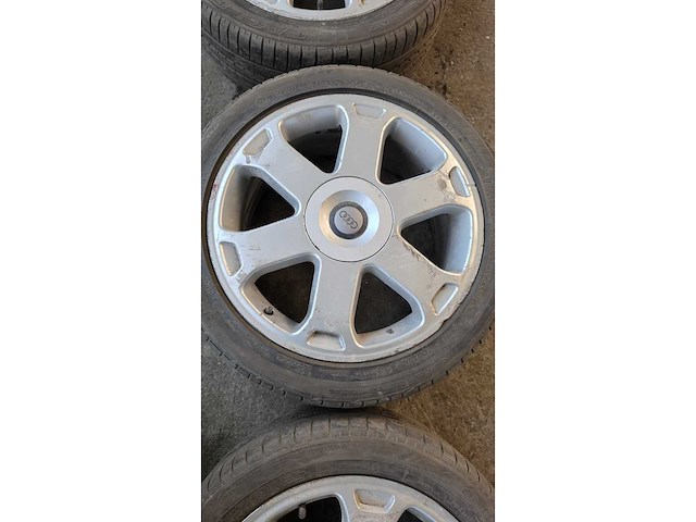 Jante en aluminium avec pneu (4x) - afbeelding 7 van  10