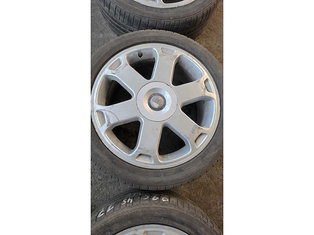 Jante en aluminium avec pneu (4x) - afbeelding 8 van  10