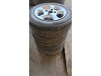 Jante en aluminium avec pneu (4x) - afbeelding 7 van  9