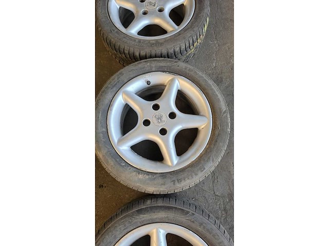 Jante en aluminium avec pneu (4x) - afbeelding 11 van  11