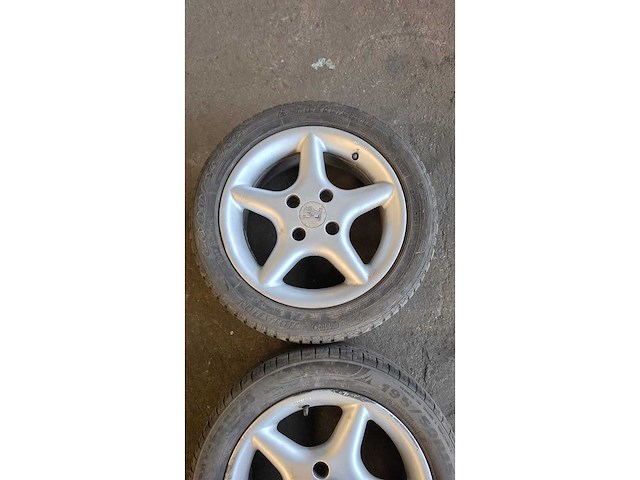 Jante en aluminium avec pneu (4x) - afbeelding 3 van  11
