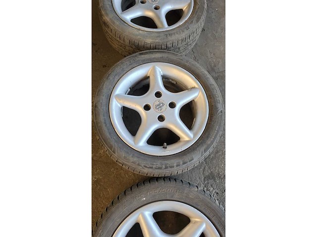 Jante en aluminium avec pneu (4x) - afbeelding 4 van  11