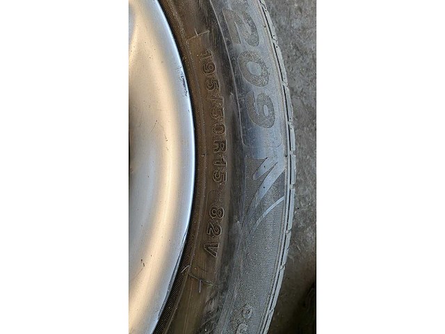 Jante en aluminium avec pneu (4x) - afbeelding 5 van  11