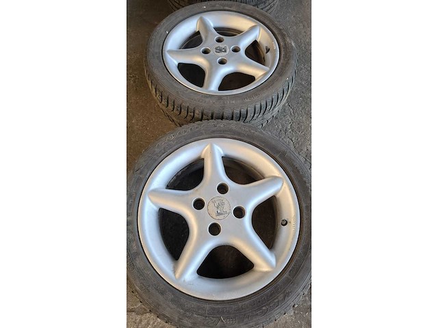Jante en aluminium avec pneu (4x) - afbeelding 6 van  11
