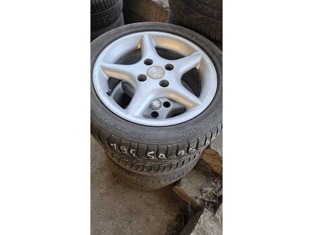 Jante en aluminium avec pneu (4x) - afbeelding 9 van  11