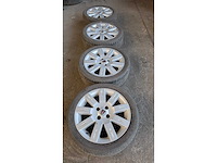 Jante en aluminium avec pneu (4x) - afbeelding 1 van  8