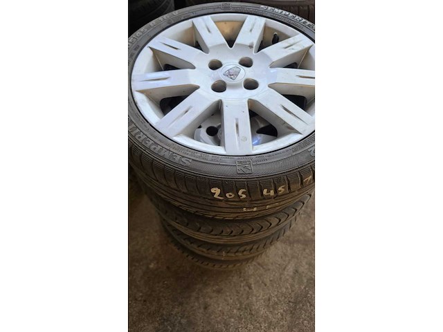 Jante en aluminium avec pneu (4x) - afbeelding 2 van  8