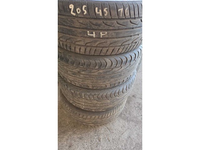 Jante en aluminium avec pneu (4x) - afbeelding 3 van  8