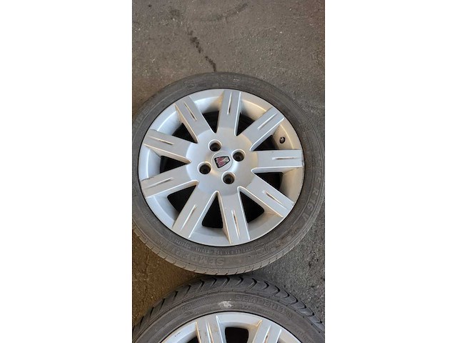 Jante en aluminium avec pneu (4x) - afbeelding 4 van  8
