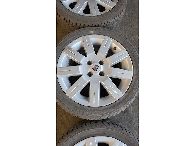 Jante en aluminium avec pneu (4x) - afbeelding 5 van  8